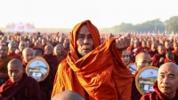 Okupljanje budističkih redovnika u Mijanmaru