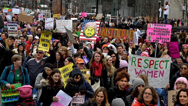 امریکہ کے مختلف شہروں میں ٹرمپ کے خلاف خواتین کے مظاہرے 