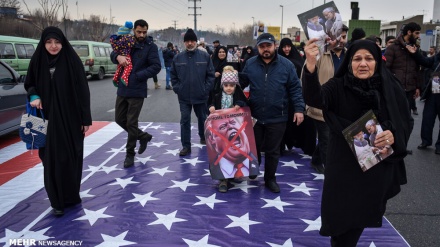  ڕێپێوانی جەماوەری ئێران بۆ پشتگیری کردن لە دەستەڵاتی سەربازیی کۆماری ئیسلامیی ئێران