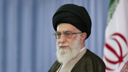 İnqilab Rəhbəri: Region xalqları Amerikaya son dərəcə nifrət edirlər