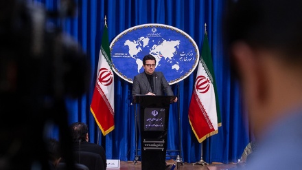 ایران کے جنوب میں جو خلیج ہے اس کا صرف ایک ہی نام ہے خلیج فارس : موسوی