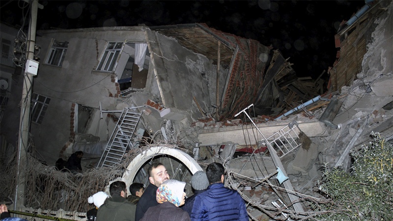 Najmanje 18 poginulih u zemljotresu u Turskoj: Traga se za još 30 osoba