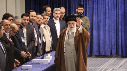 Lider Islamske revolucije na glasanju