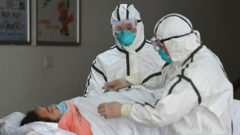چین کے طبی عملے کے 6 افراد کی ہلاکت کے ساتھ کورونا وائرس سے ہلاکتوں کی تعداد 1523 ہو گئی