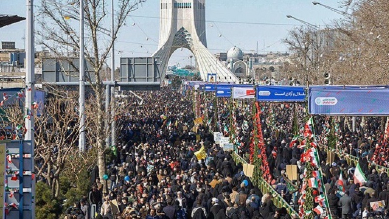 Islamska revolucija napunila 41 godinu: Milioni Iranaca na ulicama