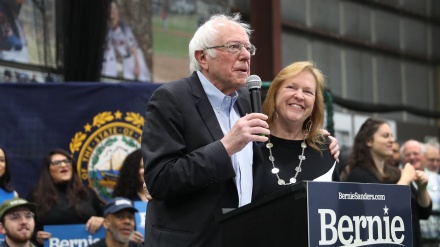 بۆچوونی بێرنی سەندێرز سەبارەت بە ترەمپ ؛ کەسێکی ملهوڕی موتەعەسب و دژەبیانی