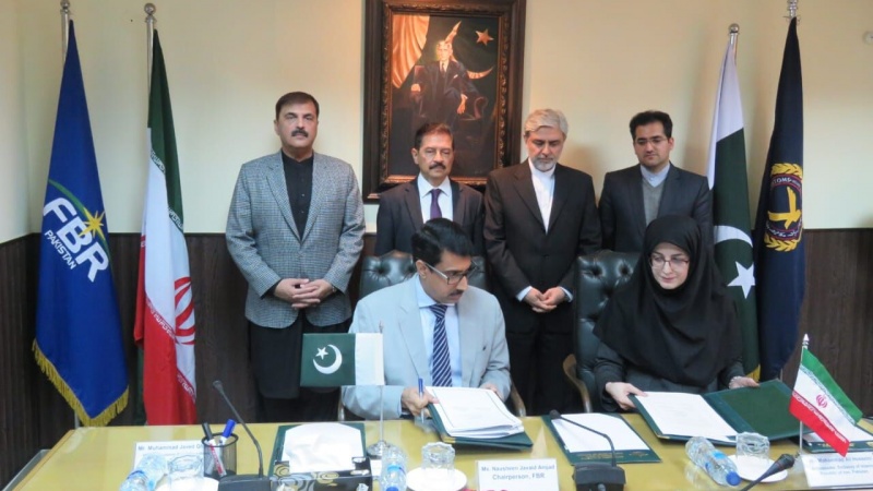 ایران اور پاکستان کے درمیان کسٹم تعاون کے سمجھوتے پر دستخط 