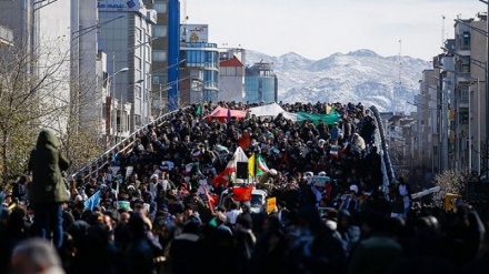 ڕێپێوانی یەوموڵای ٢٢ی ڕێبەندان (١١ی فێڤرییە) ساڵڕۆژی سەرکەوتنی شۆڕشی ئیسلامیی ئێران له تاران - 1