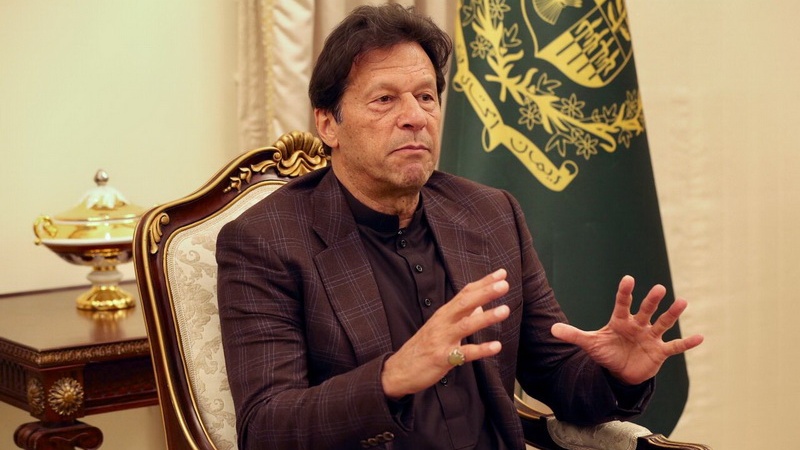 لاک ڈاؤن کر کے معیشت کا پہیہ جام نہیں کر سکتے: عمران خان