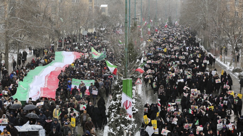 Bütün İranda İslam İnqilabı qələbəsinin ildönümü yürüşü başlanmaqdadır