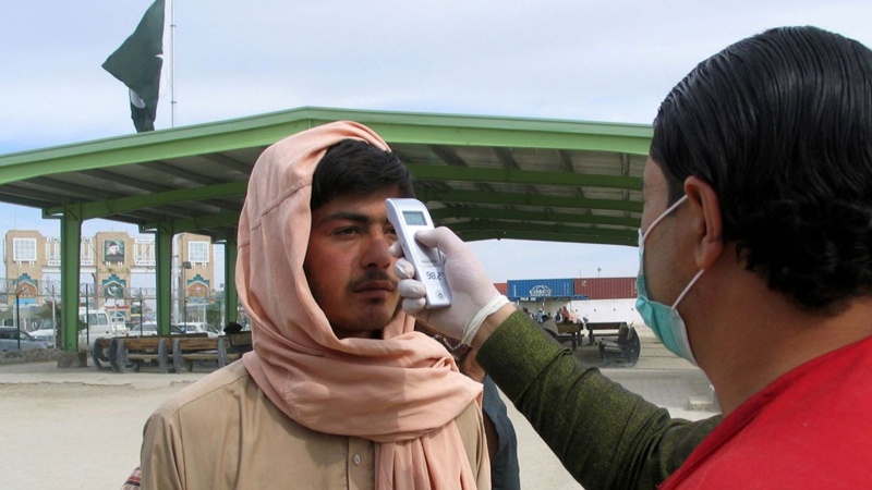 پاکستان میں کرونا سے بچاؤ کے لیے سخت تدابیر اپنانے کا فیصلہ 