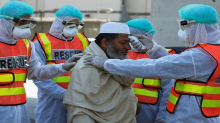 پاکستان میں کورونا، بڑے اجتماعات پر لگ سکتی ہے پابندی