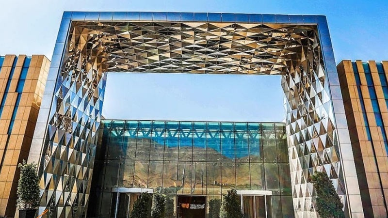 Tehranda ən iri ticarət kompleksi 3 min çarpayılı xəstəxanaya çevrilib