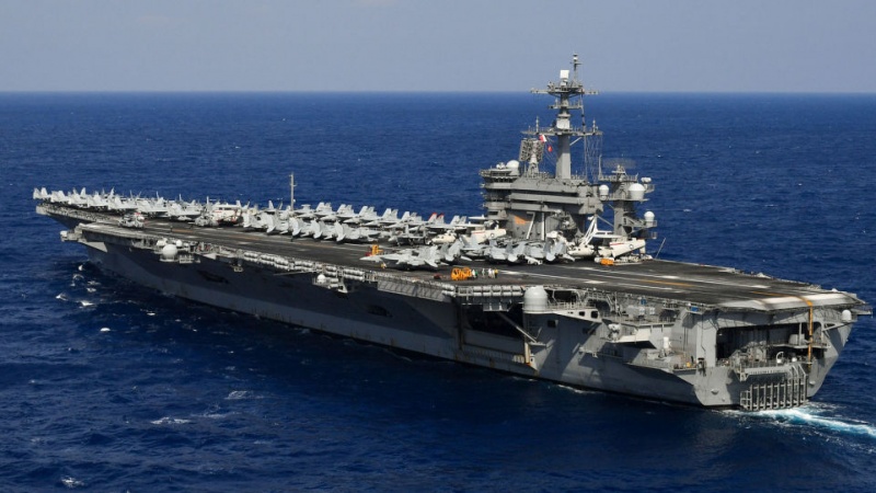 Američka mornarica smijenila kapetana nosača aviona jer je molio za pomoć zbog koronavirusa