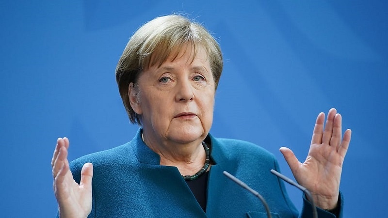 Ostavka zbog objave: Prije 75 godina smo zaustavili Hitlera, a ko će zaustaviti Merkel