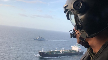 Keştiya petrolê ya Îranê gihîşte Venezuelayê