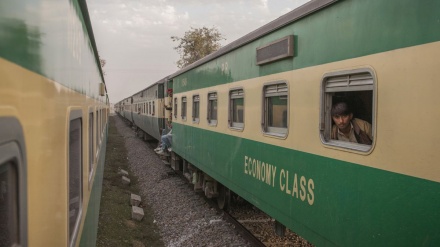 پاکستان میں ریل کے کرایوں میں اضافہ 