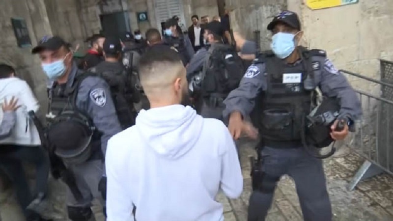 Cionistički vojnici sukobili se s Palestincima u Al-Aksi
