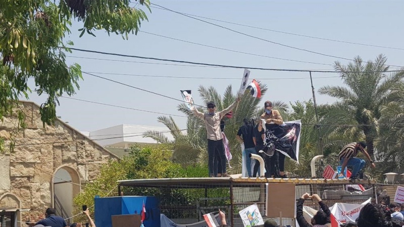 شہید ابومہدی المہندس کی توہین ؛ سعودی چینل کے خلاف عراقی عوام کا مظاہرہ