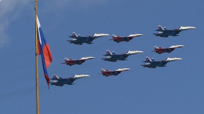 امریکہ کا زوال شروع، امریکی جہاز روسی لڑاکا طیاروں کے نرغے میں
