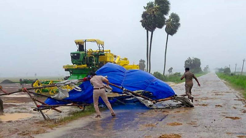 ہندوستان، امفان طوفان نے مغربی بنگال میں تباہی مچادی 