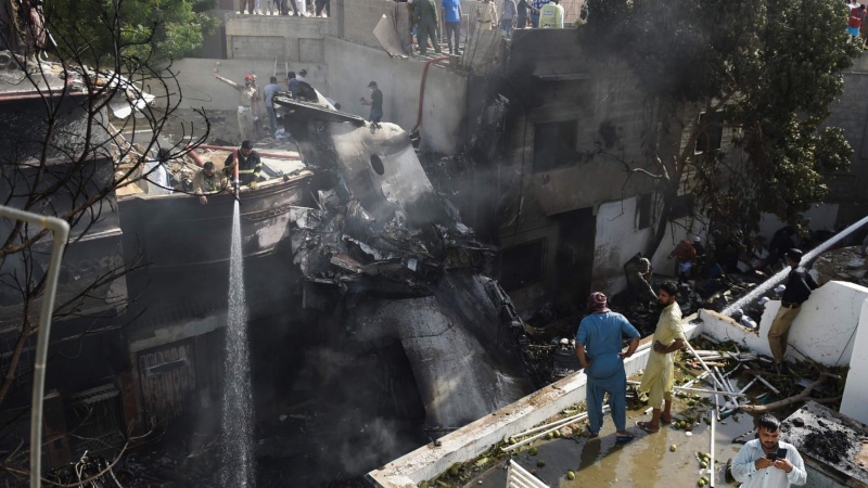 97 poginulih u avionskoj nesreći u Pakistanu, dvoje preživjelo