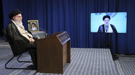 Rêberê mezin ê Înqilaba Îslamî: 