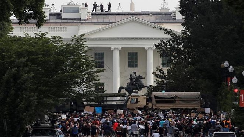 Masovni protesti u SAD-u se nastavljaju, danas najveći u Washingtonu