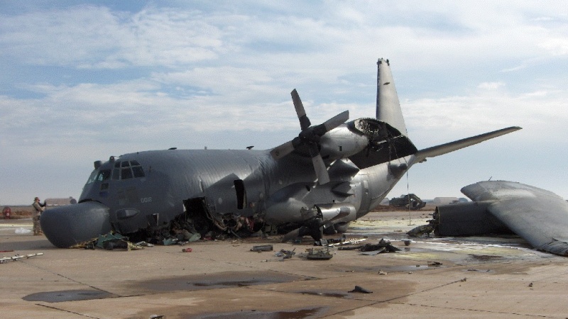 عراق کے التاجی ھوائی اڈے پر دہشت گرد امریکی فوج کا طیارہ تباہ 