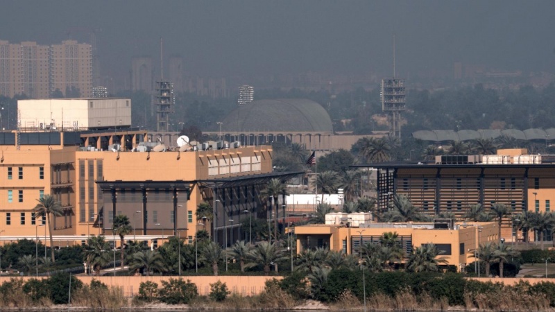 بغداد میں امریکی سفارت خانے کے قریب پھر حملہ، خطرے کے سائرن بجنے لگے