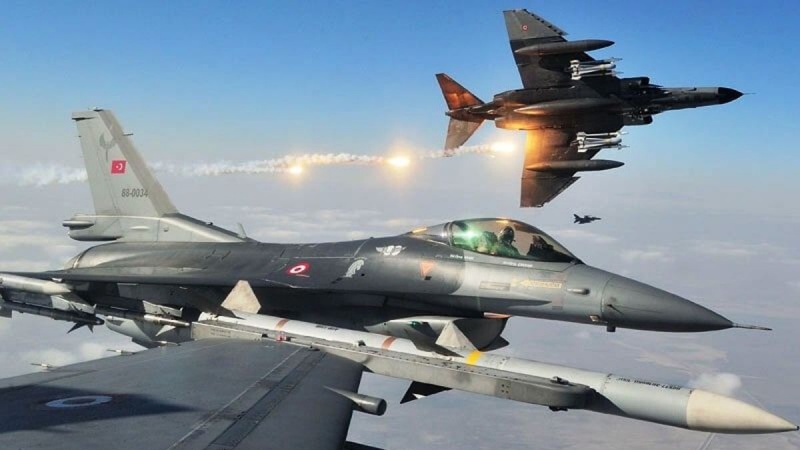 عراق پر ترکی کے لڑاکا طیاروں کی بمباری