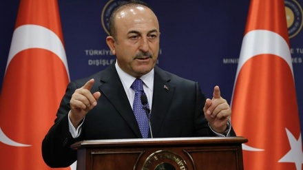 Çavuşoğlu ABŞ prezidentliyinə namizədi cahillikdə ittiham etdi