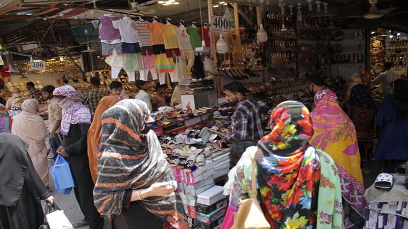 پاکستان میں کورونا کیسز میں کمی سے عید کی خریداری عروج پر