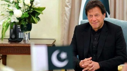 اسکولوں میں، سستا اور آسان انٹرنیٹ فراہم کیا جائے: عمران خان