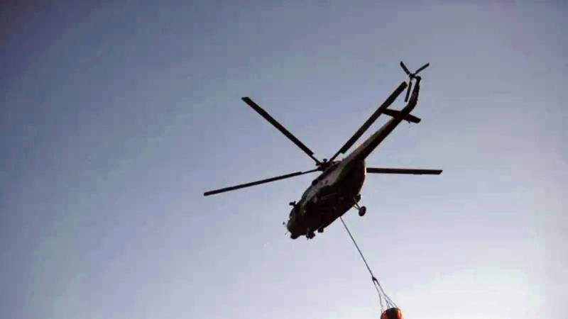 Gürcüstanda meşə yanğınlarının söndürülməsinə helikopter cəlb olunub