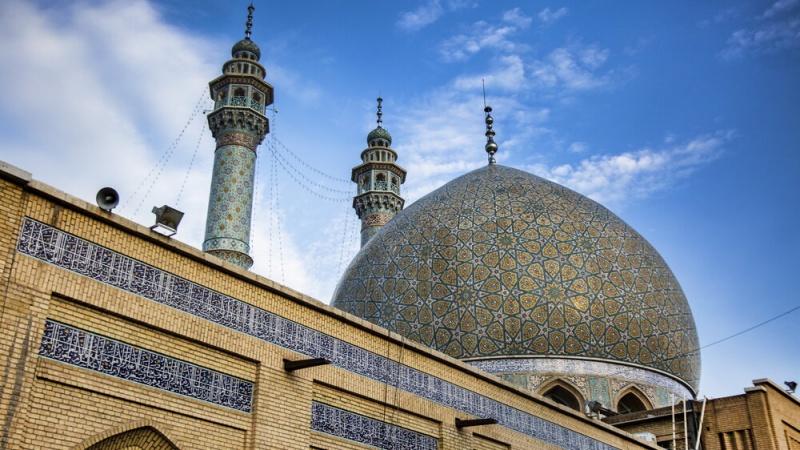 شکۆی میعماریی ئیسلامیی - ئێرانی لە مزگەوتی ئەعزەمی قوم