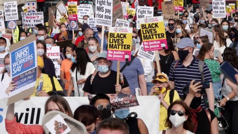 تنخواہیں نہ بڑھنے پر برطانوی طبی عملے کا احتجاج
