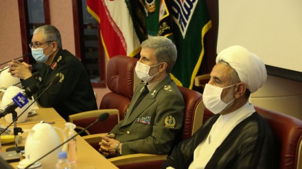 ایران کو اسٹریٹیجک ہتھیار بنانے میں کوئی دشواری نہیں: وزیر دفاع جنرل حاتمی 