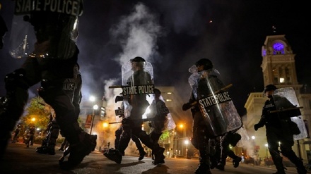 Nakon oslobađanja policajaca: U SAD-u ponovno protesti i neredi, ima ranjenih
