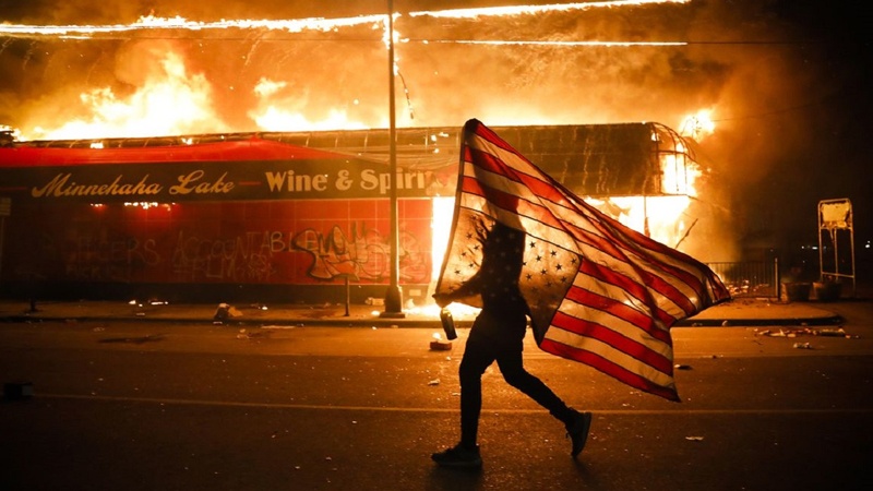 ایک اور سیاہ فام کا قتل، امریکی پولیس کے خلاف مظاہروں میں شدت 