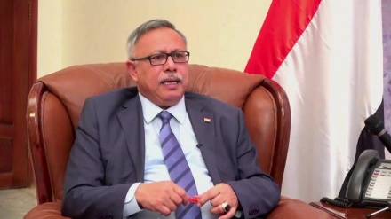 ملک پر سعودی جارحیت کا مقصد اسکی تقسیم ہے: یمنی وزیر اعظم