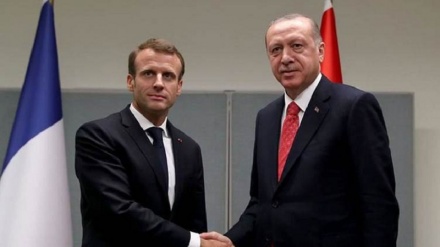 Macron û Erdogan mijara Derya Spî gotûbêj kirin 