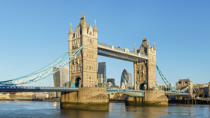 Londonda məşhur Vestministr körpüsü bağlanıb