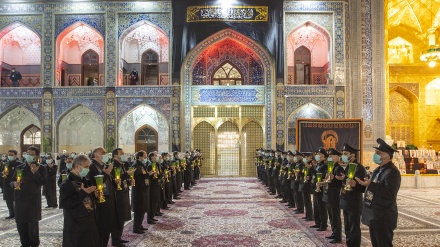 امام علی رضا علیہ السلام کی شب شہادت ; مولا کے حرم مطہر میں مرثیہ خوانی کی مجلس 