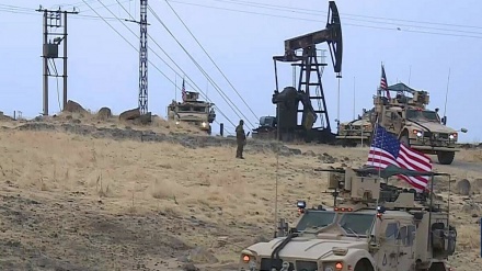 شام، تیل کی لوٹ مار سے باز نہیں آ رہا امریکہ 