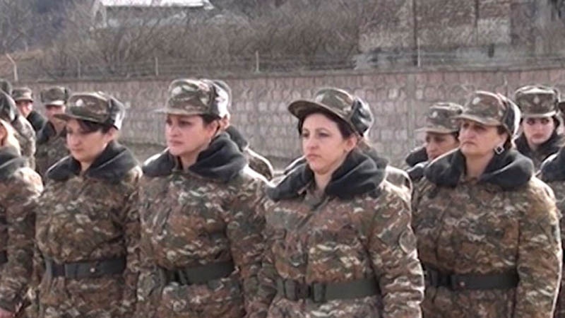 Ermənistan ordusuna 500 qadın könüllü yazılıb