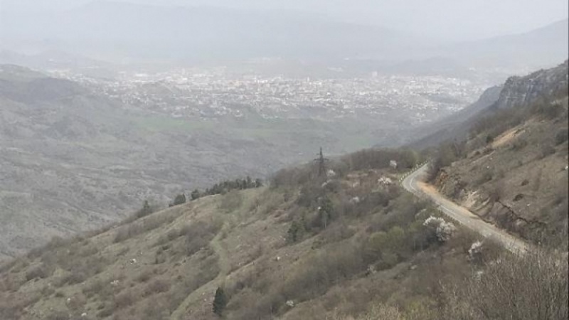 Ermənistan Şuşa-Laçın yolunu bağlayıb