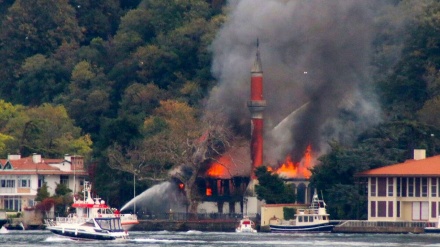 ترکی کی ایک تاریخی مسجد آگ کی نذر ہو گئی