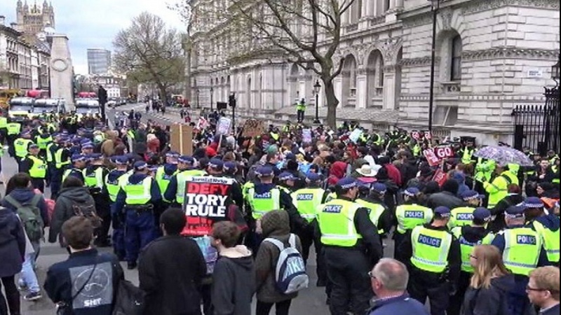 Londonda karantin tədbirlərinə qarşı keçirilən aksiyalarda 155 nəfər saxlanılıb