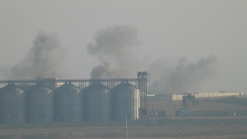 Dewleta Tirkiyê û çeteyên wê rojhilatê Eyn Îsayê bombe dike